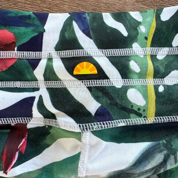 Tropical Cropped Leggings with Drawstring, Size M - Picture 7 of 9